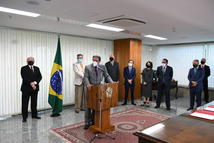 Ministro Moura Ribeiro é empossado como novo ouvidor do tribunal