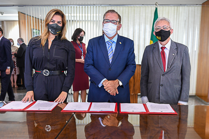 STJ e AMB assinam acordo para compartilhamento do acervo da biblioteca na pós-graduação de magistrados